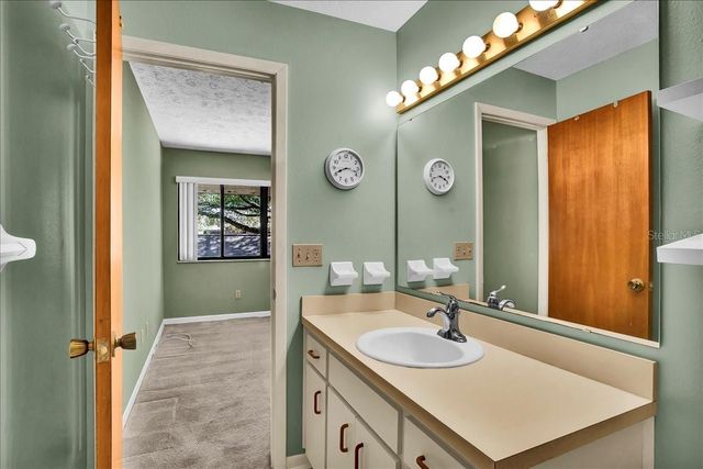 7905 LUXBURY PLACE, Tampa, FL 33614