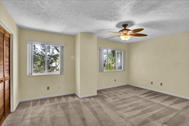 7905 LUXBURY PLACE, Tampa, FL 33614