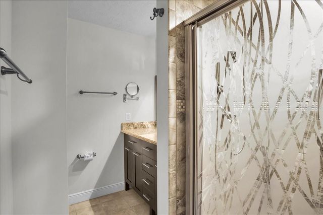 7905 LUXBURY PLACE, Tampa, FL 33614