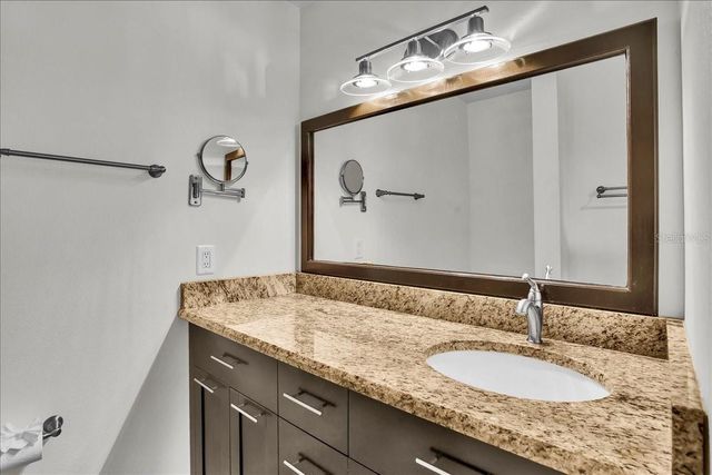 7905 LUXBURY PLACE, Tampa, FL 33614