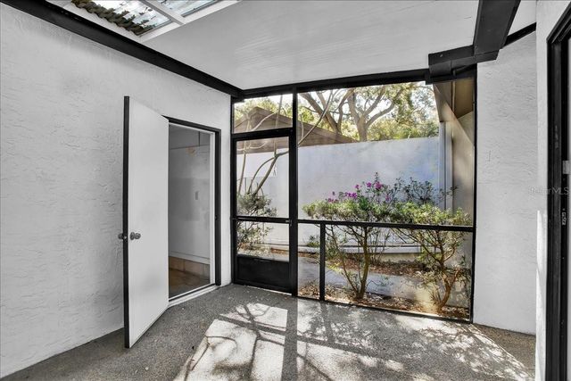 7905 LUXBURY PLACE, Tampa, FL 33614