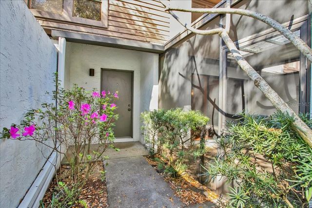 7905 LUXBURY PLACE, Tampa, FL 33614