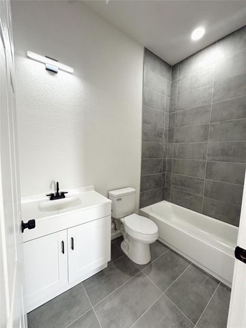 318 Tennessee Street, Houston, TX 77029