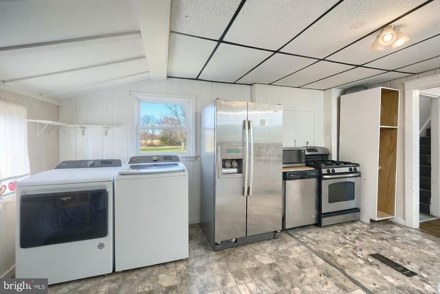 52 S 3RD ST, Mount Wolf, PA 17347