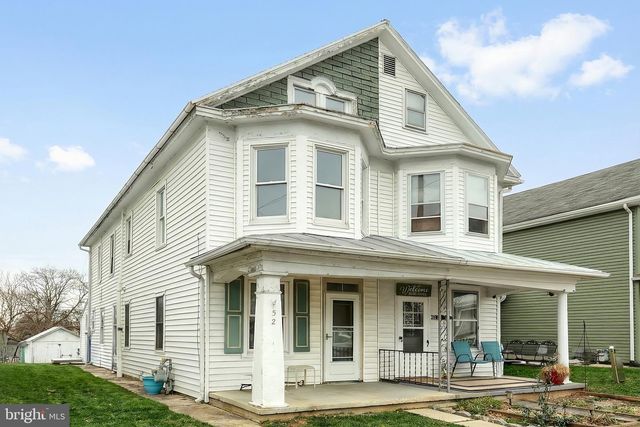 52 S 3RD ST, Mount Wolf, PA 17347