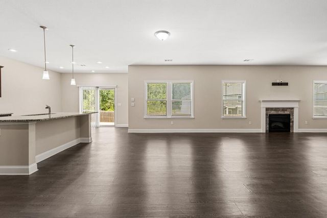 314 Red Oak Place, Smiths Station, AL 36877