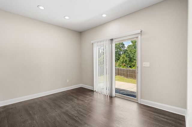314 Red Oak Place, Smiths Station, AL 36877