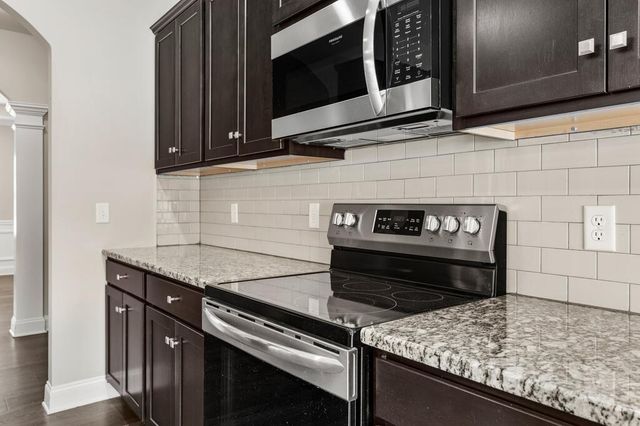 314 Red Oak Place, Smiths Station, AL 36877