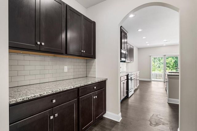 314 Red Oak Place, Smiths Station, AL 36877