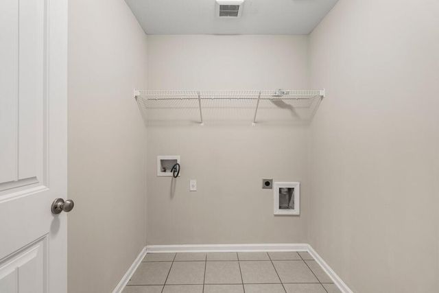 314 Red Oak Place, Smiths Station, AL 36877