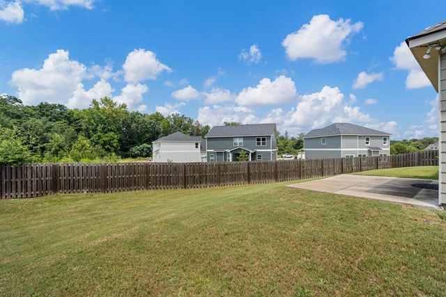 314 Red Oak Place, Smiths Station, AL 36877