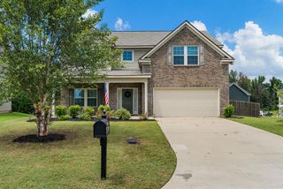 314 Red Oak Place, Smiths Station, AL 36877