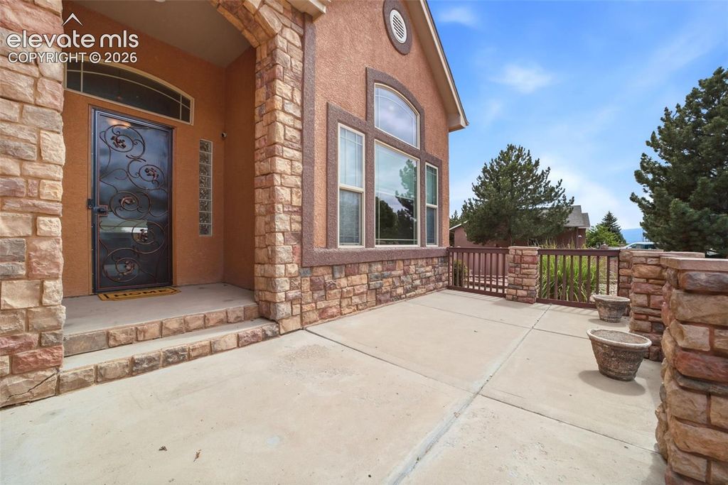 1024 S Greenbrier Drive, Pueblo West, CO 81007 — photo 4