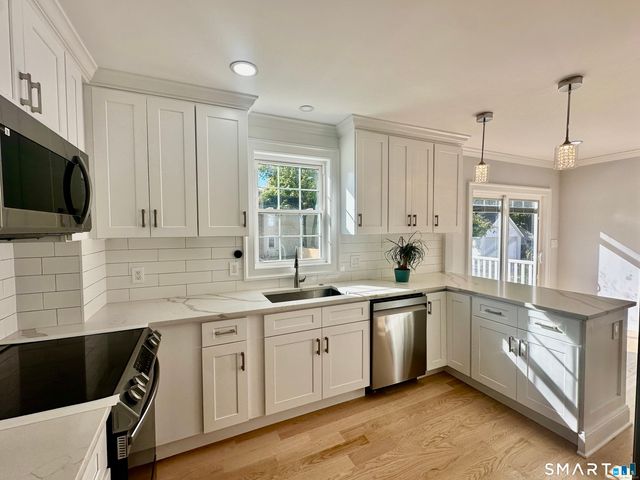 123 East Avenue, New Canaan, CT 06840