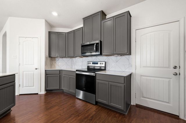 220 Saranac DR, Elgin, TX 78621