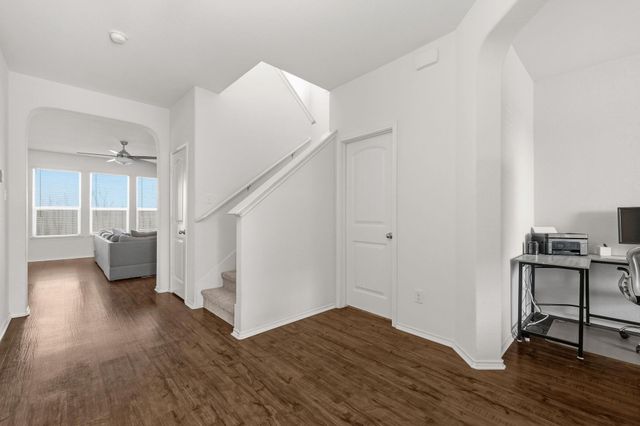 220 Saranac DR, Elgin, TX 78621