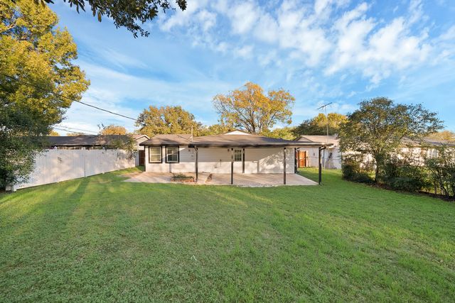 809 Hackamore Street, White Settlement, TX 76108