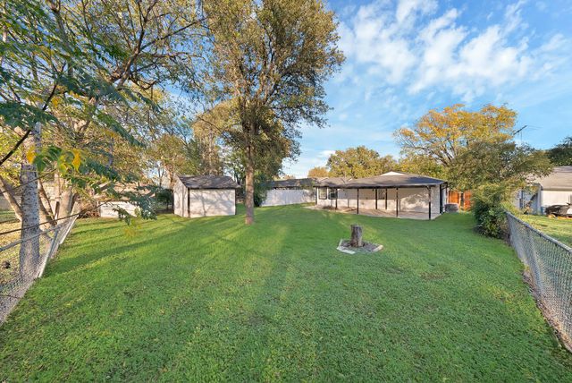 809 Hackamore Street, White Settlement, TX 76108