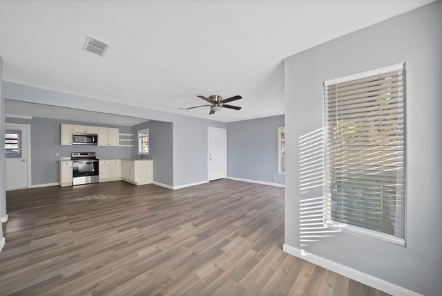 809 Hackamore Street, White Settlement, TX 76108