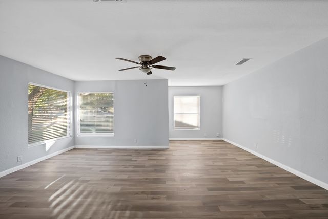 809 Hackamore Street, White Settlement, TX 76108