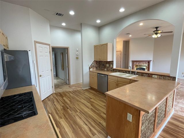 10106 Schmidt LN, Manor, TX 78653