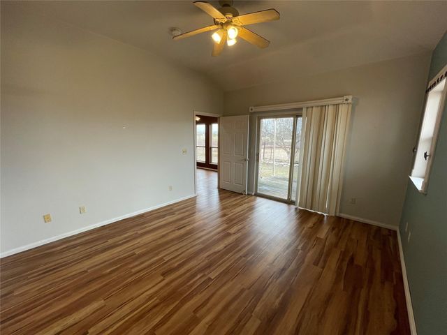 10106 Schmidt LN, Manor, TX 78653