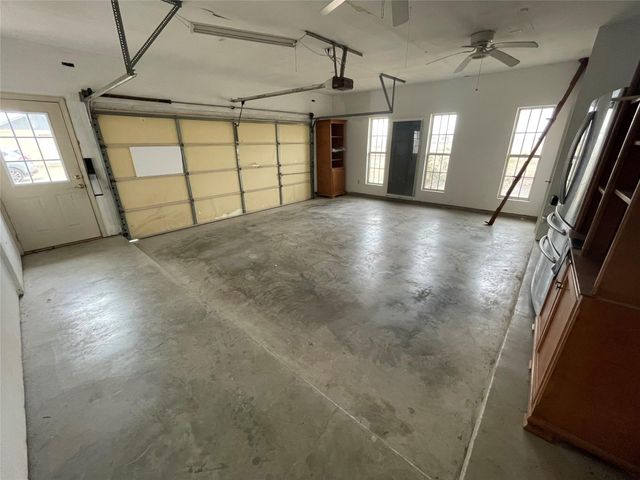 10106 Schmidt LN, Manor, TX 78653