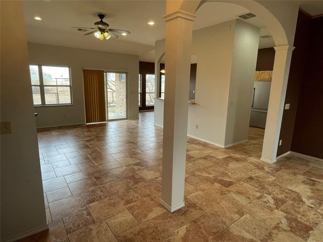 10106 Schmidt LN, Manor, TX 78653