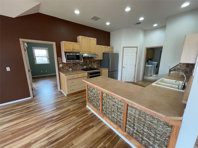 10106 Schmidt LN, Manor, TX 78653