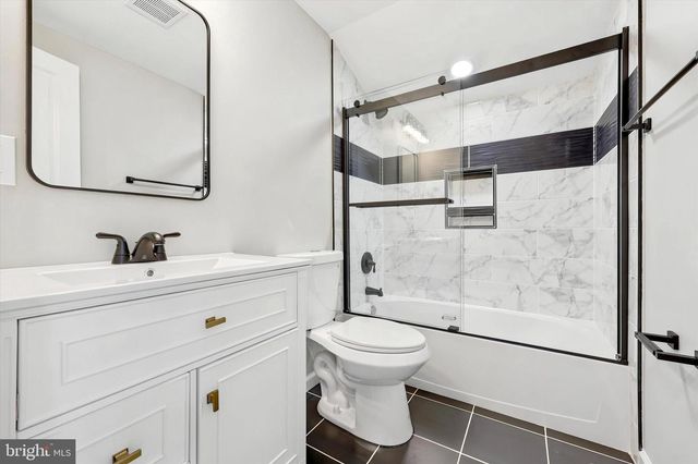 101 KINGWOOD LN, Levittown, PA 19055