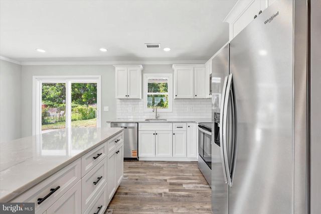 101 KINGWOOD LN, Levittown, PA 19055