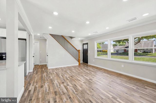 101 KINGWOOD LN, Levittown, PA 19055