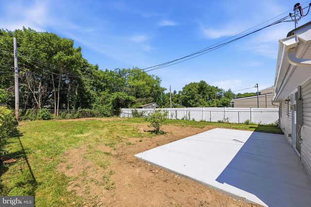 101 KINGWOOD LN, Levittown, PA 19055
