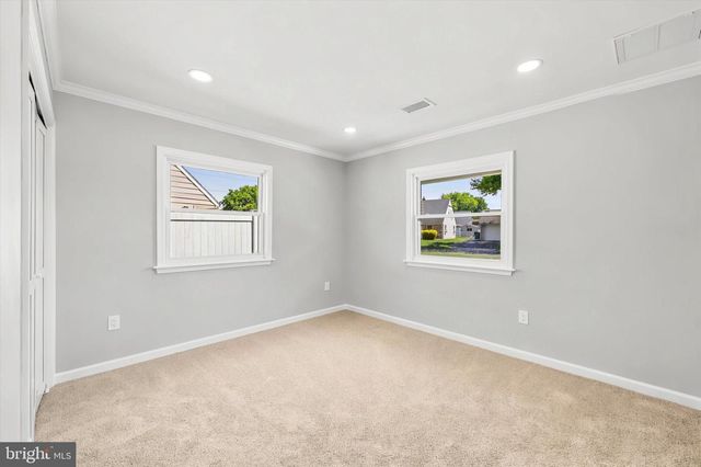101 KINGWOOD LN, Levittown, PA 19055