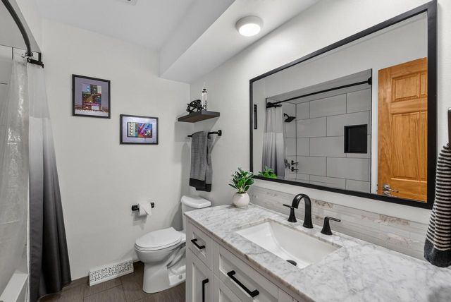 W243N6591 Westhaven DRIVE, Sussex, WI 53089