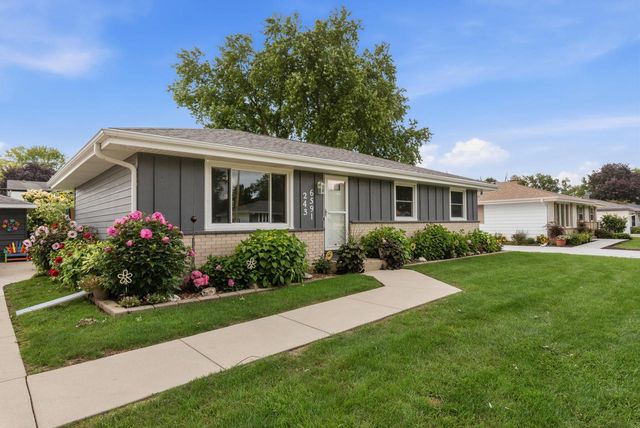 W243N6591 Westhaven DRIVE, Sussex, WI 53089