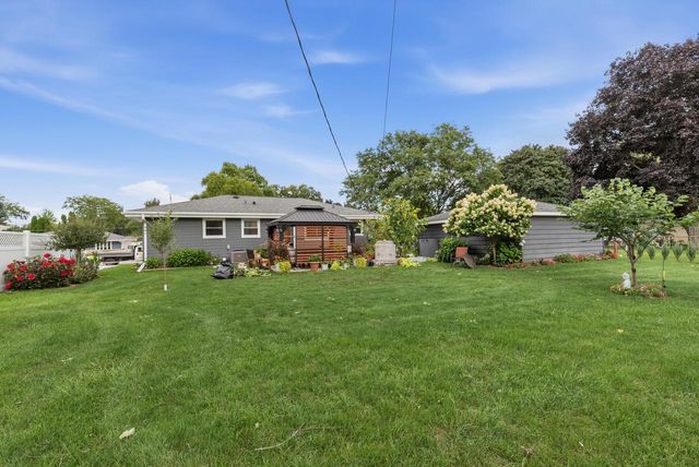 W243N6591 Westhaven DRIVE, Sussex, WI 53089