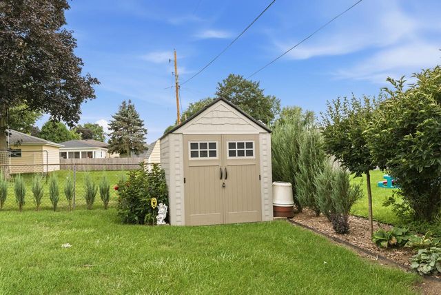 W243N6591 Westhaven DRIVE, Sussex, WI 53089