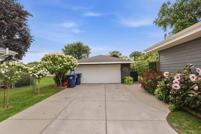 W243N6591 Westhaven DRIVE, Sussex, WI 53089