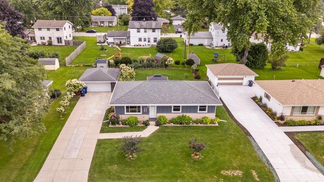 W243N6591 Westhaven DRIVE, Sussex, WI 53089