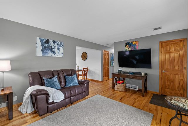 W243N6591 Westhaven DRIVE, Sussex, WI 53089