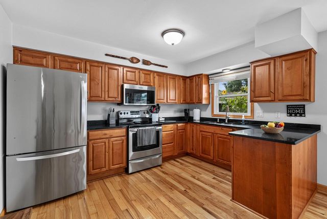 W243N6591 Westhaven DRIVE, Sussex, WI 53089