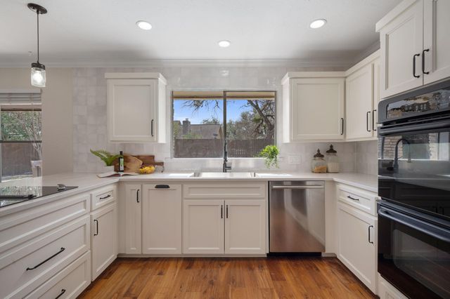 10601 Spicewood PKWY, Austin, TX 78750