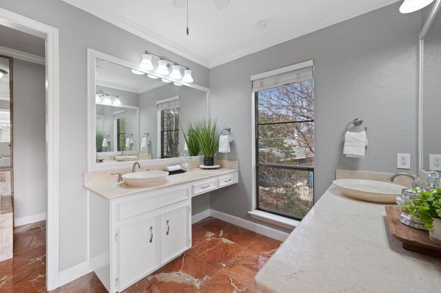 10601 Spicewood PKWY, Austin, TX 78750