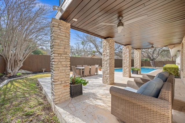 10601 Spicewood PKWY, Austin, TX 78750