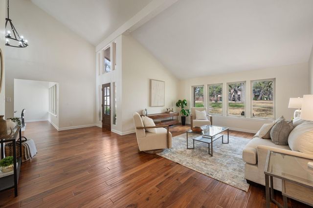 10601 Spicewood PKWY, Austin, TX 78750