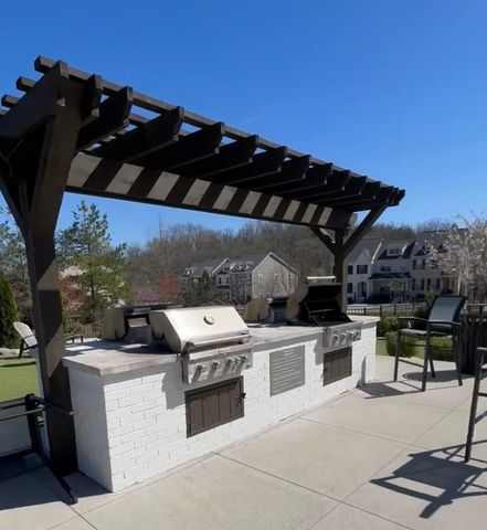 530 Vintage Green Ln, Franklin, TN 37064