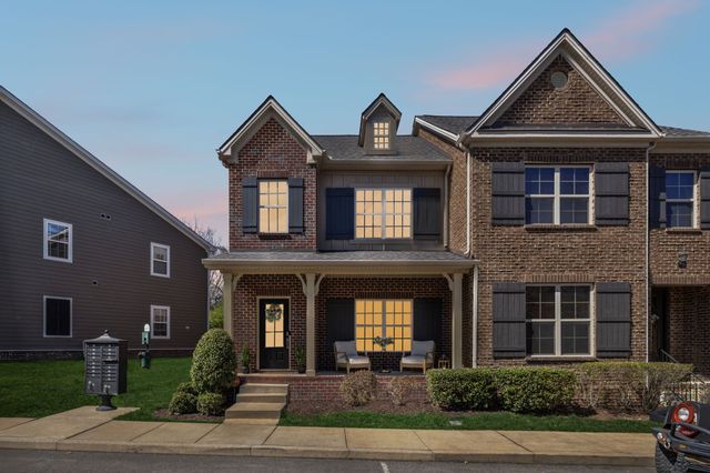 530 Vintage Green Ln, Franklin, TN 37064