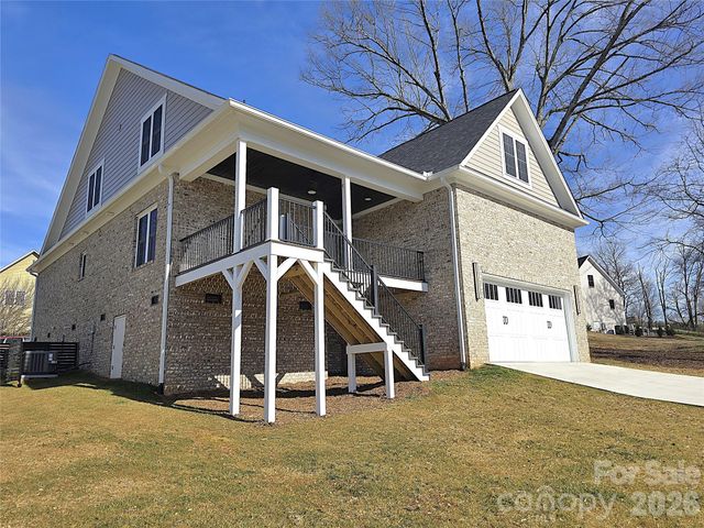 496 19th Avenue Circle NW, Hickory, NC 28601