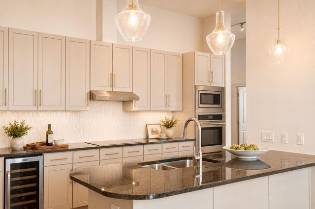 1400 Mckinney Street 3705, Houston, TX 77002